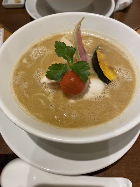 「鶏白湯醤油Soba」@銀座 篝 鎌倉店の写真