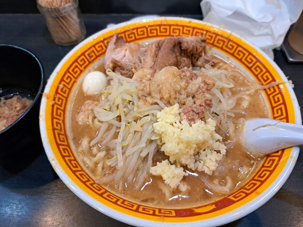 「ラーメン豚１枚麺半分」@えどもんどの写真