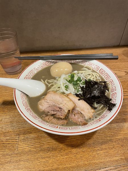 「濃厚煮干そば＋味玉」@煮干中華そば専門 煮干丸の写真