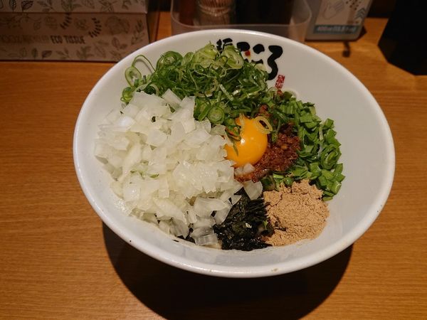 「九条ネギ台湾まぜそば 玉ねぎ」@麺屋こころ 溝の口店の写真
