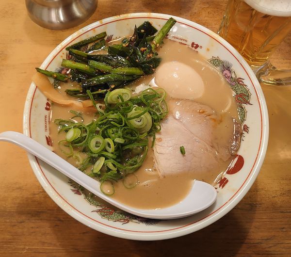 「ニラにんにくラーメン+味玉(1120円)」@天下一品 大宮東口店の写真