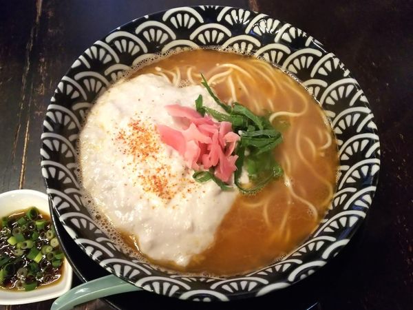 「【限定】白子とガニ出汁ソバ。　1000円」@煮干結社 弘前店の写真