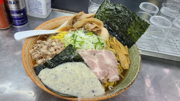 「俺の中華そば 銀鱈」@覆麺 智の写真