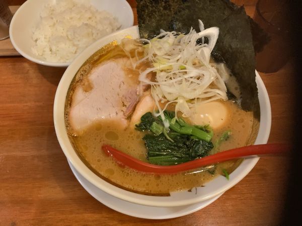 「ラーメン(並)+味玉」@麺家 龍～Ryo～の写真