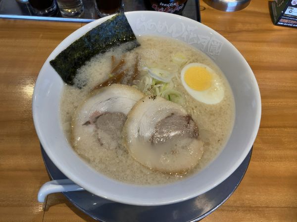 「嵐げんこつらぁめん塩」@らあめん花月嵐 立川西砂店の写真