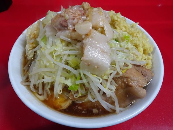 「小ラーメン（850円）＋しょうが（50円）ニンニク野菜アブラ」@ラーメン二郎 越谷店の写真