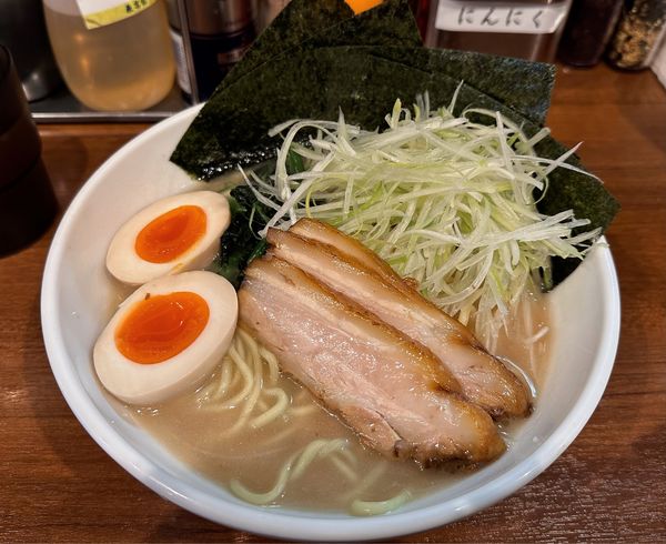 「よくばりラーメン」@二代目横浜らーめん東名家の写真