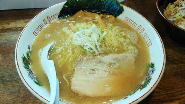 「屋台らあめん　中」@らあめん 寸八 総本店の写真