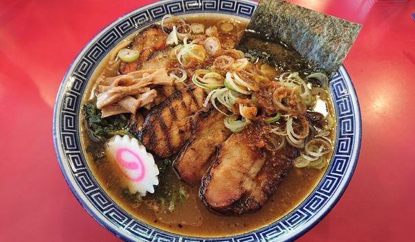 「バラ焼豚ラーメン 麺特大盛り   1400円」@ラーメンいっとくの写真