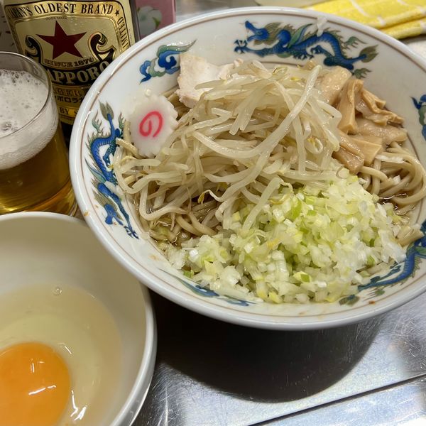 「油そば＋生玉子＋瓶ビール」@中華そば みたかの写真