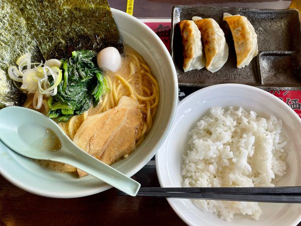 「濃厚豚骨ラーメン(醤油)/ライス」@横濱家系ラーメン 祭家の写真