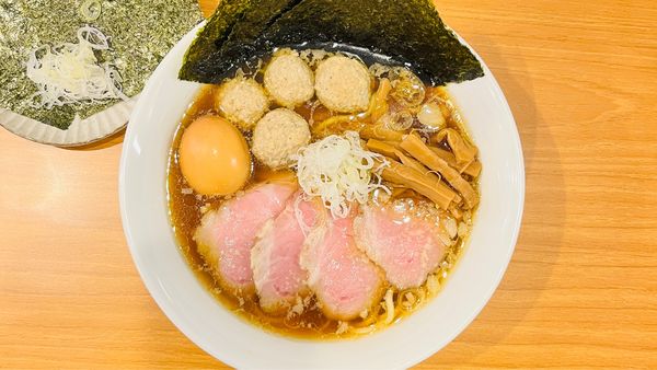 「全部のせ醤油らーめん海苔メンマつくね増し明太ご飯」@しののめヌードルの写真