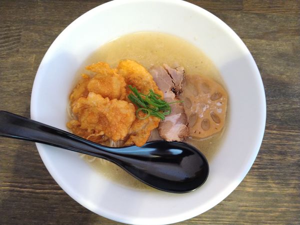 「塩らぁめん」@六紋銭エッセンスの写真