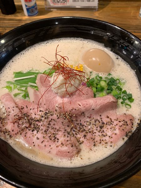 「豊潤はやぶさ味玉入り(豚ﾁｬｰｼｭｰ)」@麺屋はやぶさの写真
