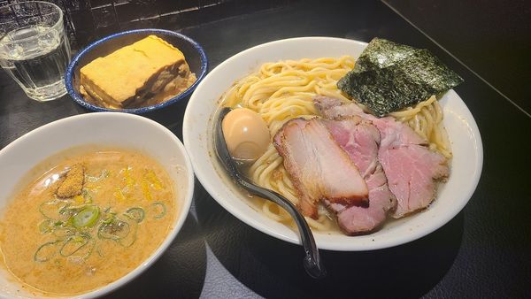 「特製濃厚豚骨魚介つけ麺」@百合の咲く場所の写真