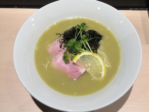 「牡蠣白湯ラーメン（900円）」@麺処 ますやの写真