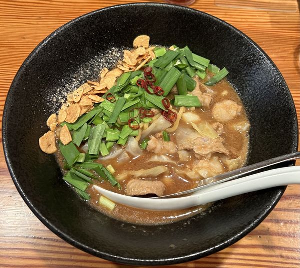 「限定 ニラだくマルチョウらぁめん¥1320」@らぁ麺屋 つなぎの写真