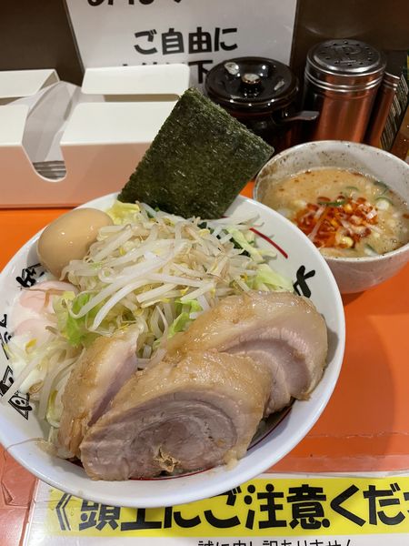 「つけ麺ごまだれ（野菜大蒜葱辣油）豚味玉海苔れん草¥1,470」@ちばからの写真