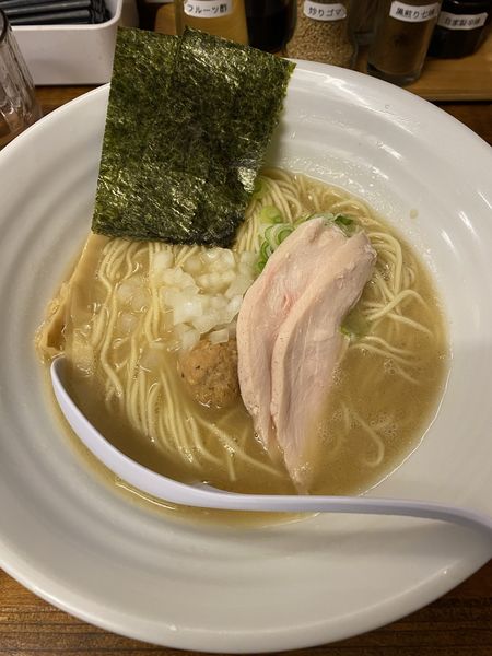 「濃厚鶏白湯そば〜煮干し合わせ〜」@麺屋 ゆるり。の写真