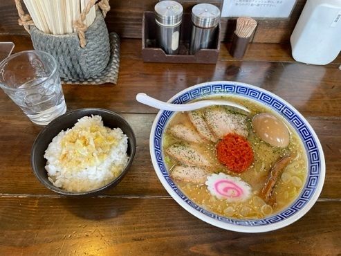「限定 山形辛味噌ラーメン 920円・ネギごはん 170円。」@niるい斗の写真