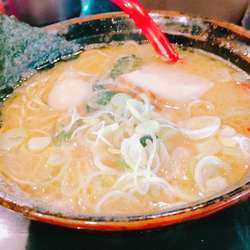 名物豚骨醤油ラーメン ￥750円