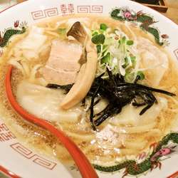 ワンタン麺（850円）