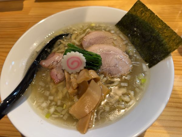 「中華蕎麦（塩・手揉み麺）」@麺道 六善の写真