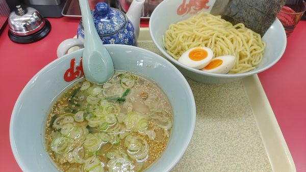 「醤油つけ麺　味玉トッピング　熱盛」@山岡家 松本店の写真