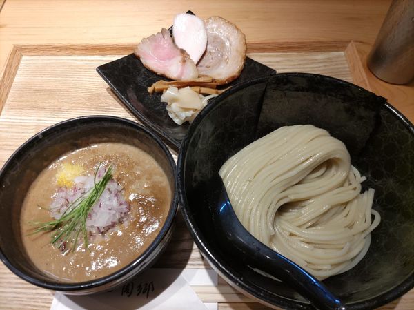 「つけ麺・中」@麺屋 周郷 新橋店の写真