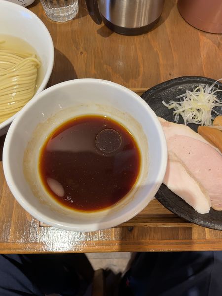 「つけ麺醤油+コーチン油」@麺屋鈴春の写真