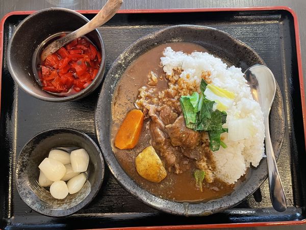 「大盛り特製ビーフカレー、甘酢らっきょう」@欧風カリーMの写真
