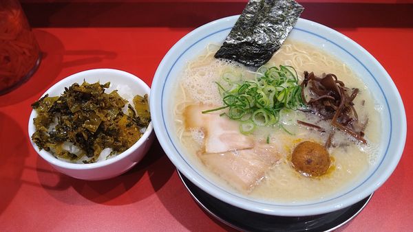 「辛味噌ラーメン¥750+ライス無料」@本場博多ラーメン せまかっちゃん 神田店の写真