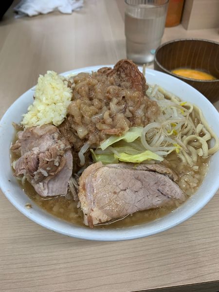 「ラーメン　生卵」@ラーメン荘 歴史を刻め 世田谷店の写真