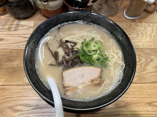 「さざなみ(ばりかた) 750円＋赤替玉(ばりかた)150円」@とんこつ拉麺 漣の写真