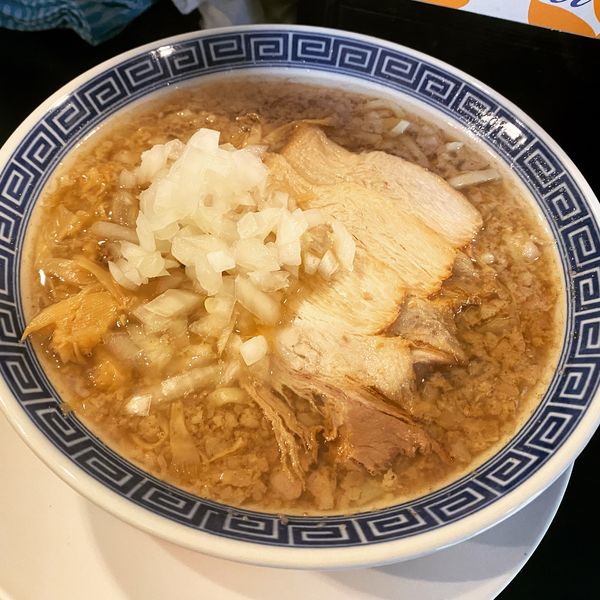 「背脂中華そば🍜🥢」@新潟発祥 なおじ 西新宿店の写真