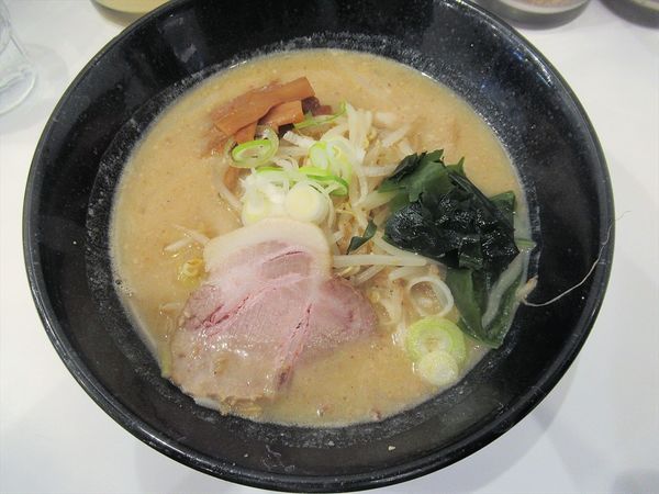 「味噌ラーメン（880円）」@北海道らーめん みそ熊 新橋店の写真