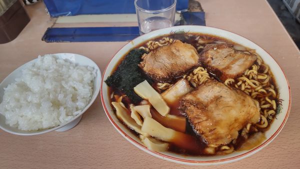 「ラーメンライス1050円」@梅乃家の写真