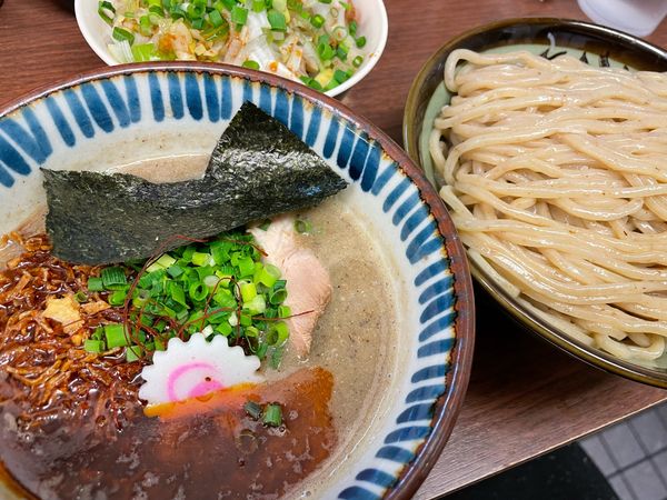 「辛搾り／冷・中盛（1020円）＋ねぎ肉めし（280円）」@つけめん 三三㐂の写真