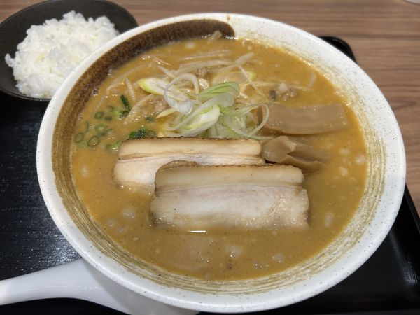 「辛味噌拉麺940円+小ライス100円」@札幌味噌拉麺 かけるの写真