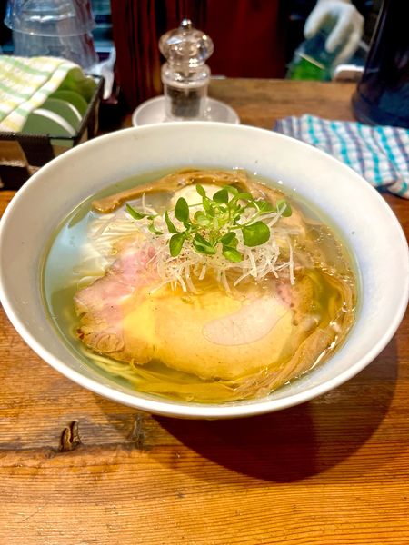 「塩味玉ラーメン」@ラーメン屋 トイ・ボックスの写真