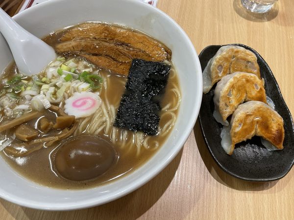 「バカうまラーメン　と　餃子」@花の季 ねぎ坊主の写真