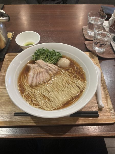 「岩手ほろほろ鳥だしの醤油ラーメン　1200円+300円大盛」@ラーメン ル・デッサンの写真