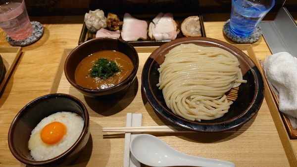 「つけめん（大）全部のせ ＋ 濃厚卵かけごはん」@中華蕎麦 とみ田の写真