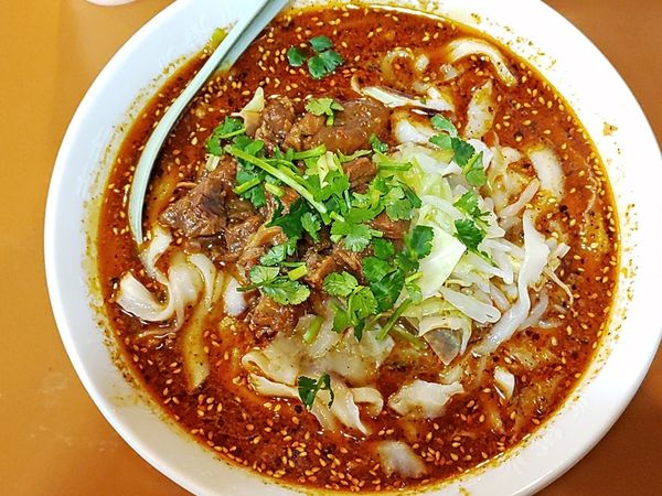 「麻辣牛肉麺」@亀戸刀削麺の写真