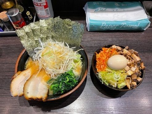 「土日限定　まんぷくセット　1,200円。」@麺屋 だるまの写真