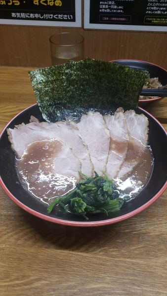 「チャーシューメン＋まかない丼」@麺家 紫極の写真