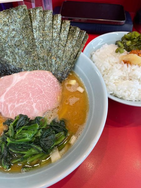 「ラーメン 並 海苔 ライス」@横浜ラーメン 武蔵家 三鷹店の写真