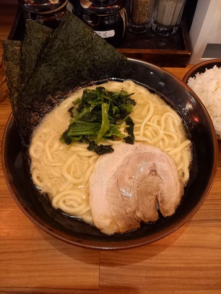 「塩ラーメン」@横浜家系ラーメン 壱角家 秋葉原東口店の写真