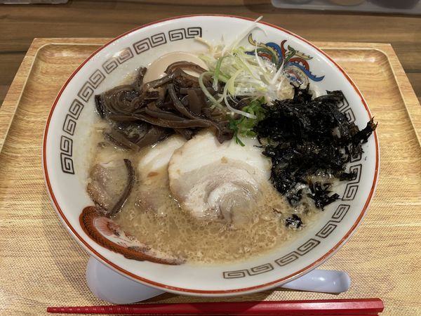 「特製豚骨ラーメン」@豚骨ラーメン＆まぜそば 南銀星の写真