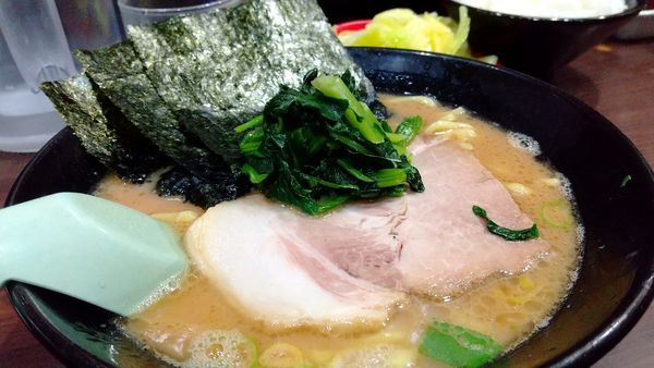 「#ラーメン #醤油 #並 #カタメコイメ #780円 キャベツ」@らーめん家 せんだい 鶴ヶ峰本店の写真